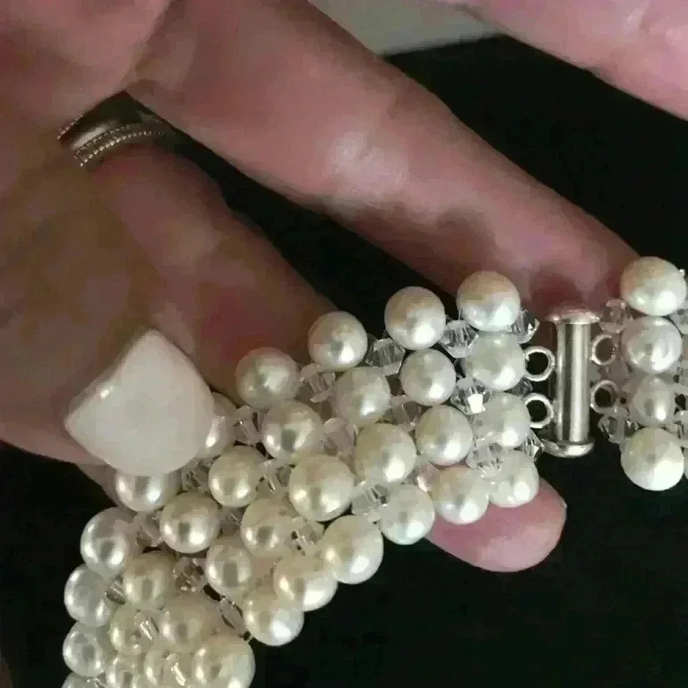 Handmade white pearl choker & bracelet - Picture 4 of 7